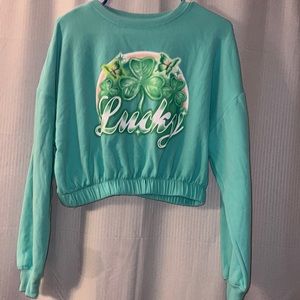 Cute lucky st.Patrick’s day crop sweater